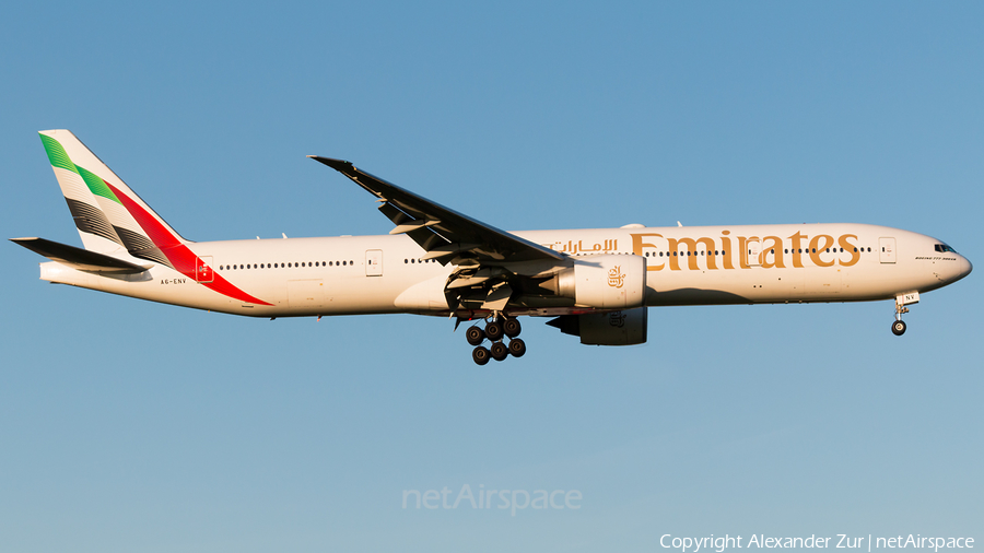 Emirates Boeing 777-31H(ER) (A6-ENV) | Photo 678196