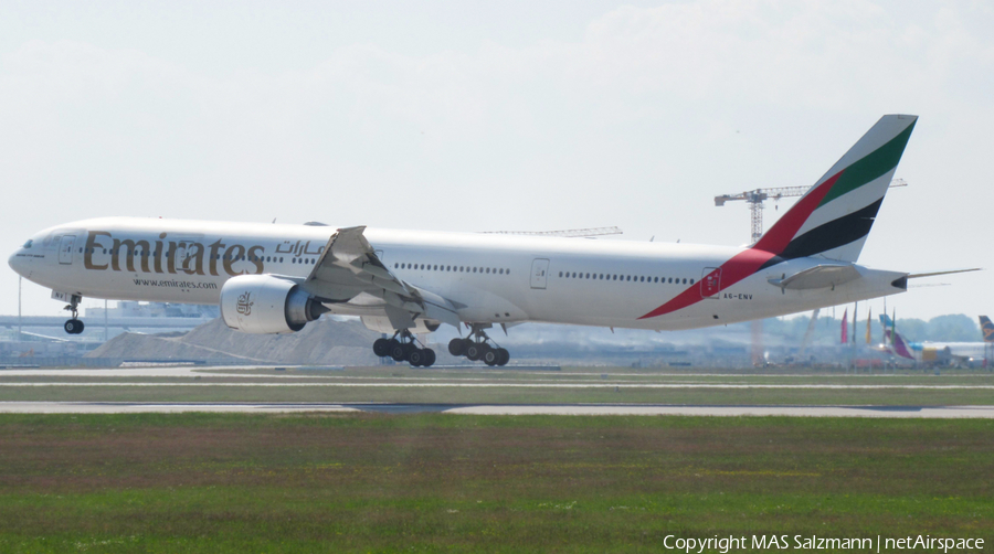 Emirates Boeing 777-31H(ER) (A6-ENV) | Photo 385576