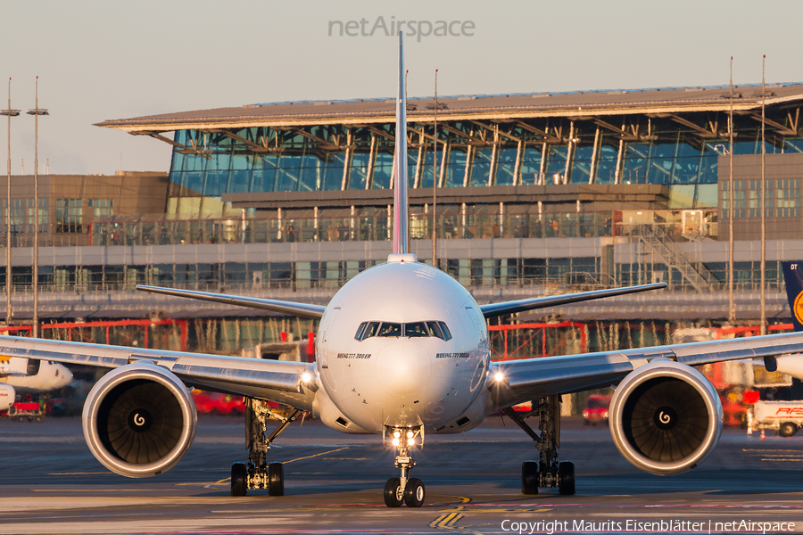 Emirates Boeing 777-31H(ER) (A6-ENW) | Photo 140111