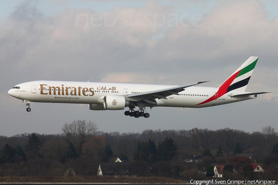 Emirates Boeing 777-31H(ER) (A6-ENW) | Photo 99011