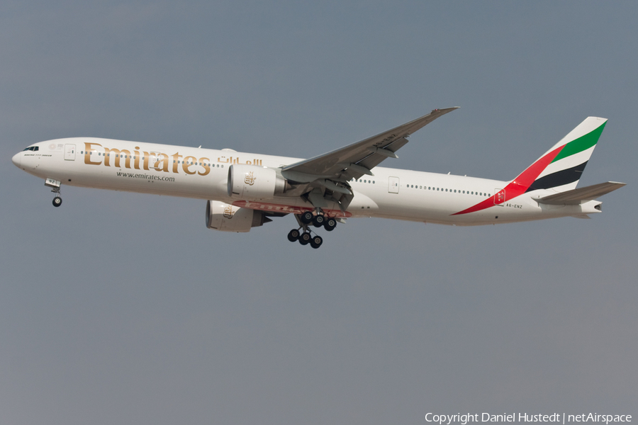 Emirates Boeing 777-31H(ER) (A6-ENZ) | Photo 416046