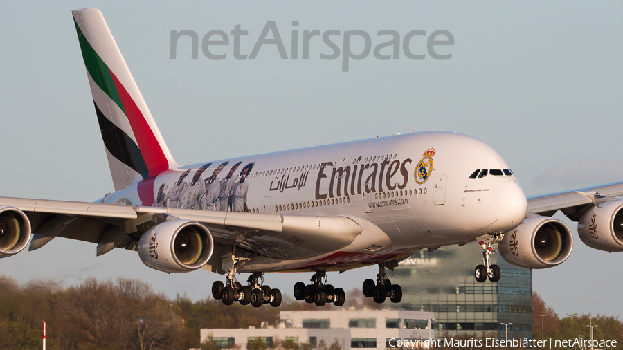 Emirates Airbus A380-861 (A6-EOA) | Photo 112840