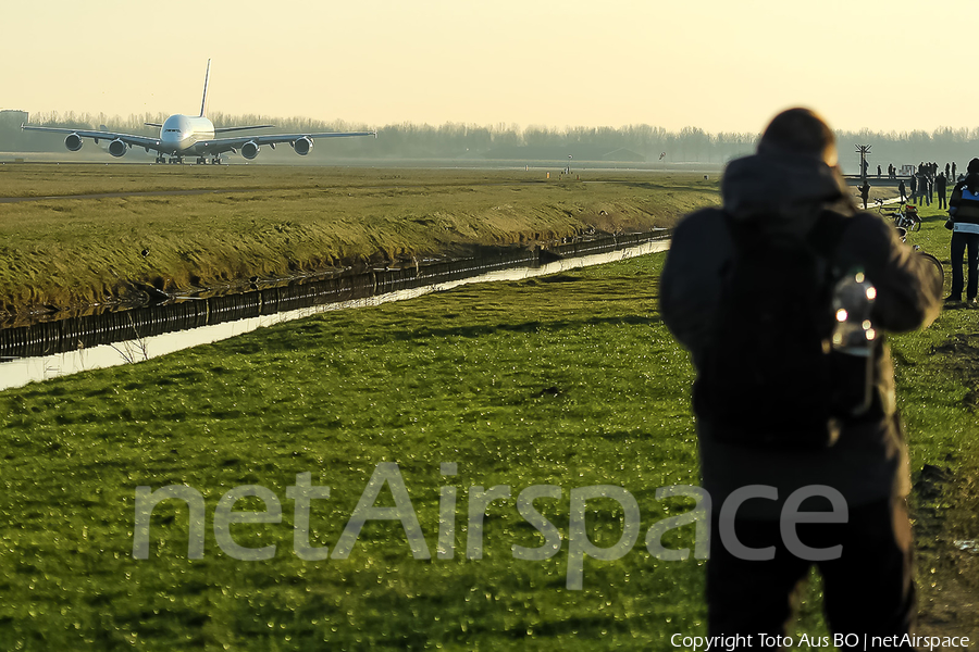 Emirates Airbus A380-861 (A6-EOA) | Photo 81705