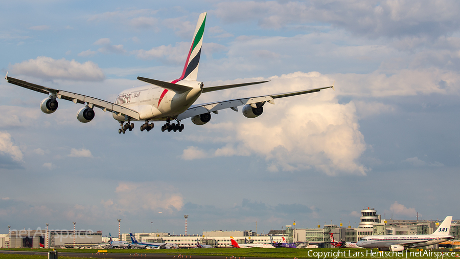 Emirates Airbus A380-861 (A6-EOA) | Photo 183027