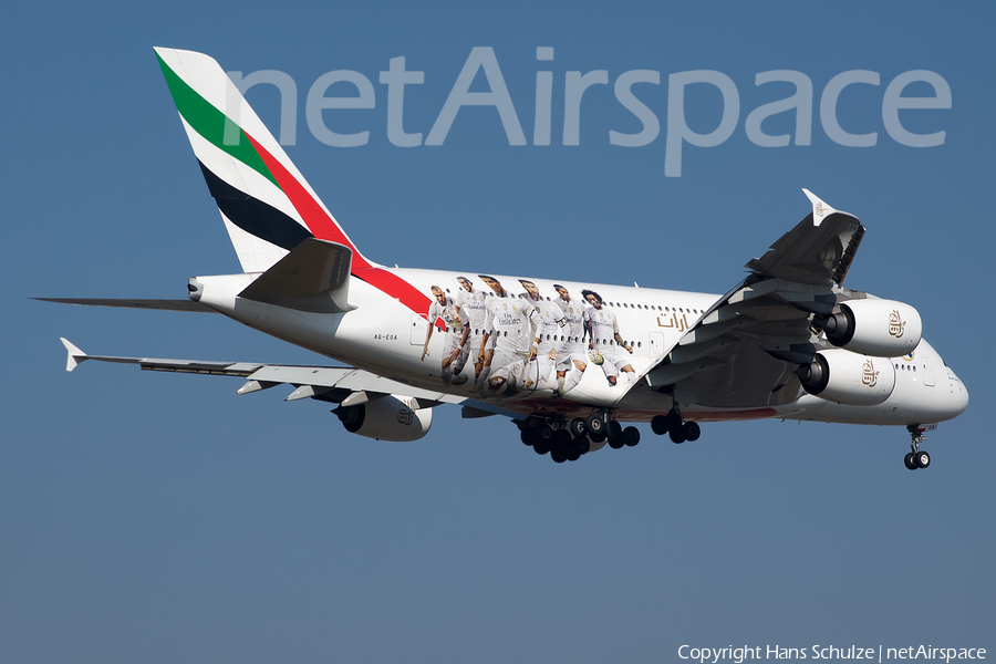 Emirates Airbus A380-861 (A6-EOA) | Photo 117139