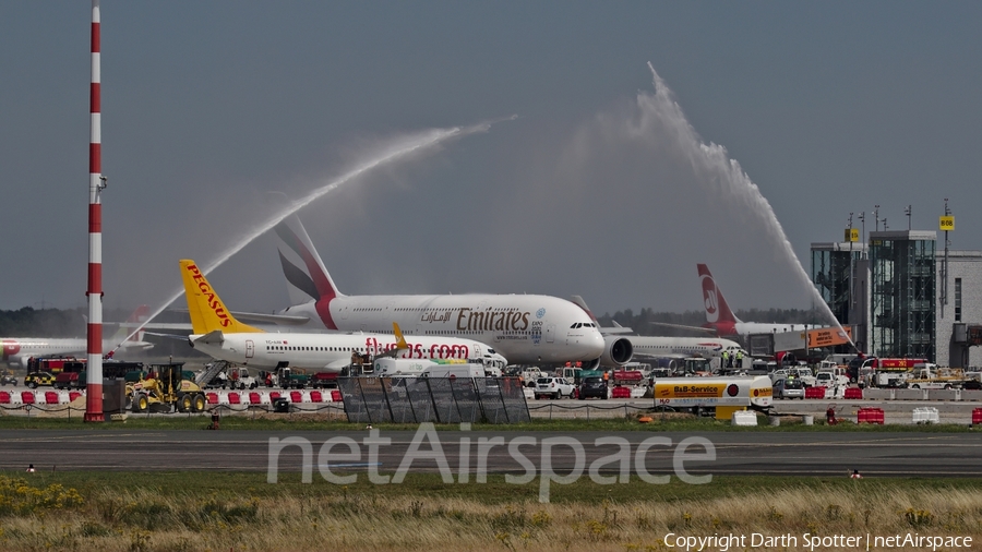 Emirates Airbus A380-861 (A6-EOB) | Photo 230308