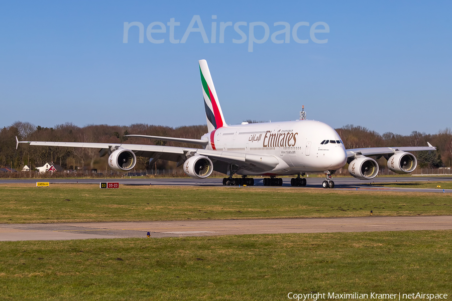 Emirates Airbus A380-861 (A6-EOC) | Photo 521130