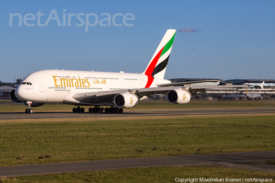 Emirates Airbus A380-861 (A6-EOC) | Photo 521137
