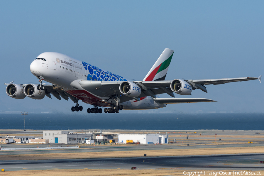 Emirates Airbus A380-861 (A6-EOC) | Photo 365906