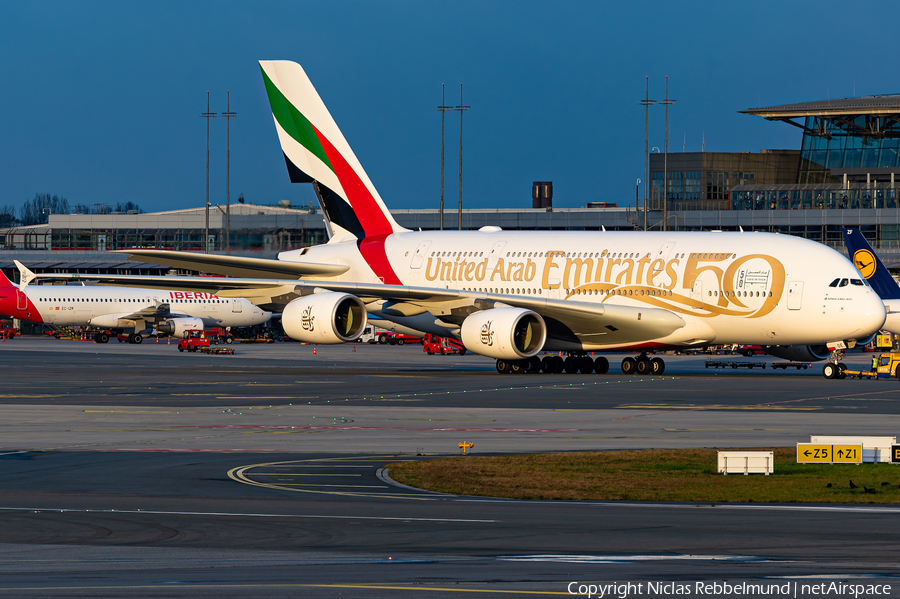 Emirates Airbus A380-861 (A6-EOE) | Photo 484706