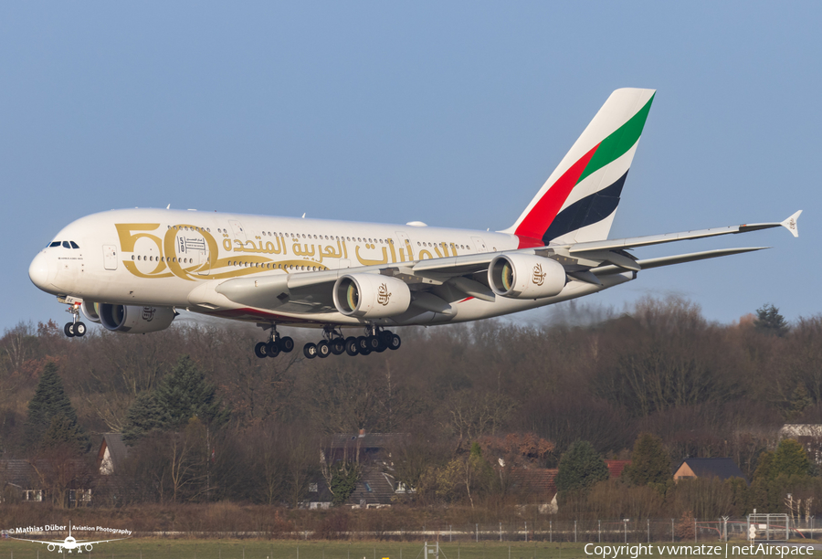 Emirates Airbus A380-861 (A6-EOE) | Photo 489497