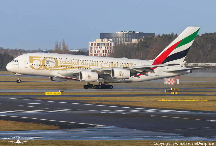 Emirates Airbus A380-861 (A6-EOE) | Photo 489498