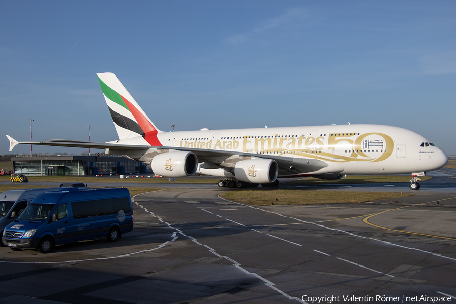 Emirates Airbus A380-861 (A6-EOE) | Photo 489519