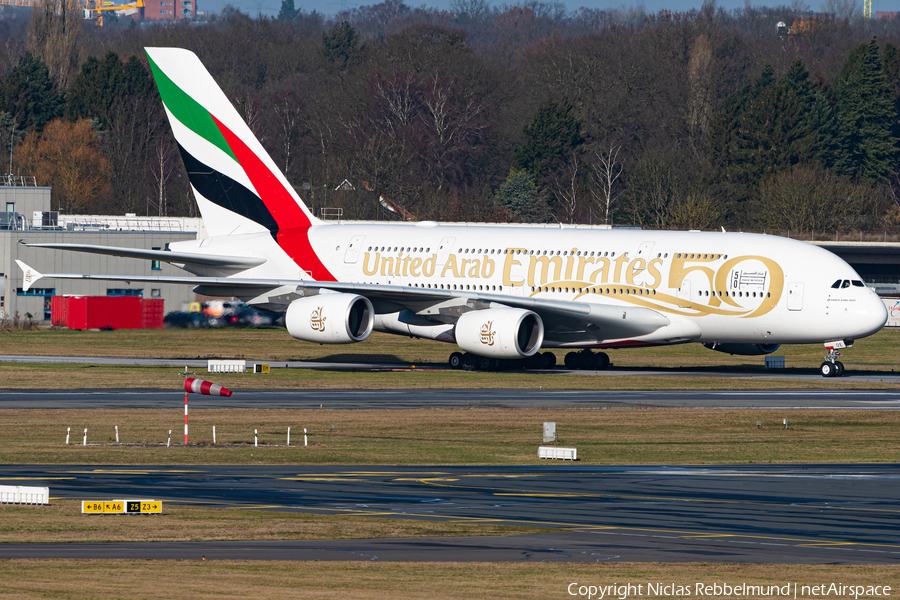 Emirates Airbus A380-861 (A6-EOE) | Photo 493431