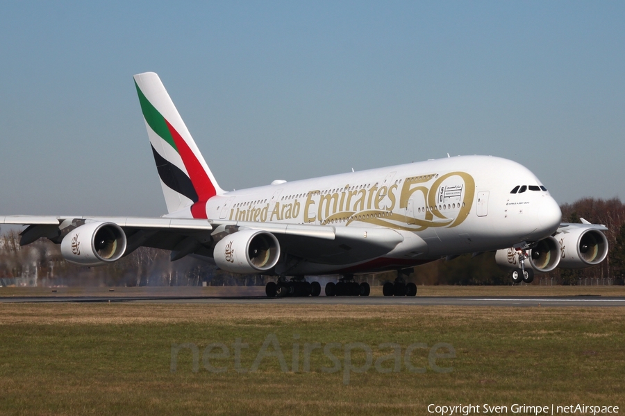 Emirates Airbus A380-861 (A6-EOE) | Photo 498374