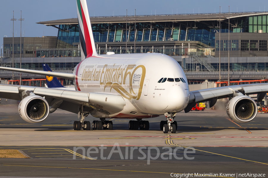 Emirates Airbus A380-861 (A6-EOE) | Photo 521125