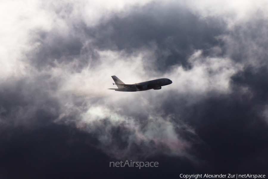 Emirates Airbus A380-861 (A6-EOE) | Photo 493427