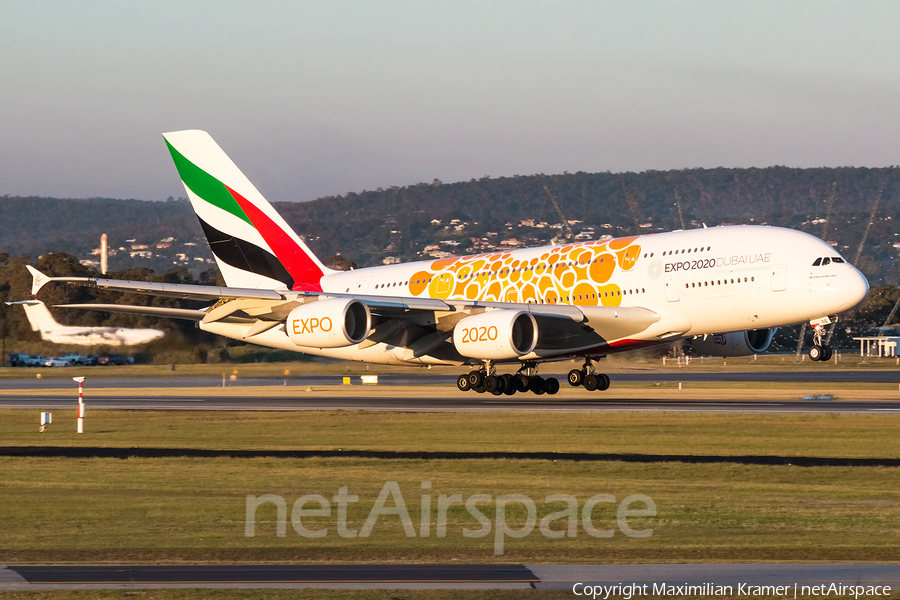 Emirates Airbus A380-861 (A6-EOE) | Photo 391535