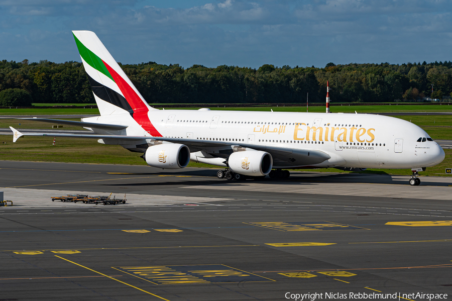 Emirates Airbus A380-861 (A6-EOF) | Photo 529867