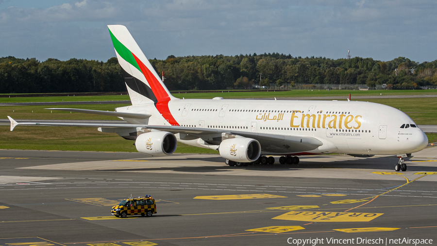 Emirates Airbus A380-861 (A6-EOF) | Photo 530633