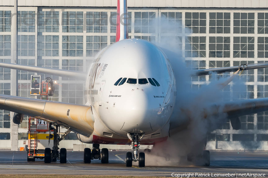 Emirates Airbus A380-861 (A6-EOI) | Photo 289774