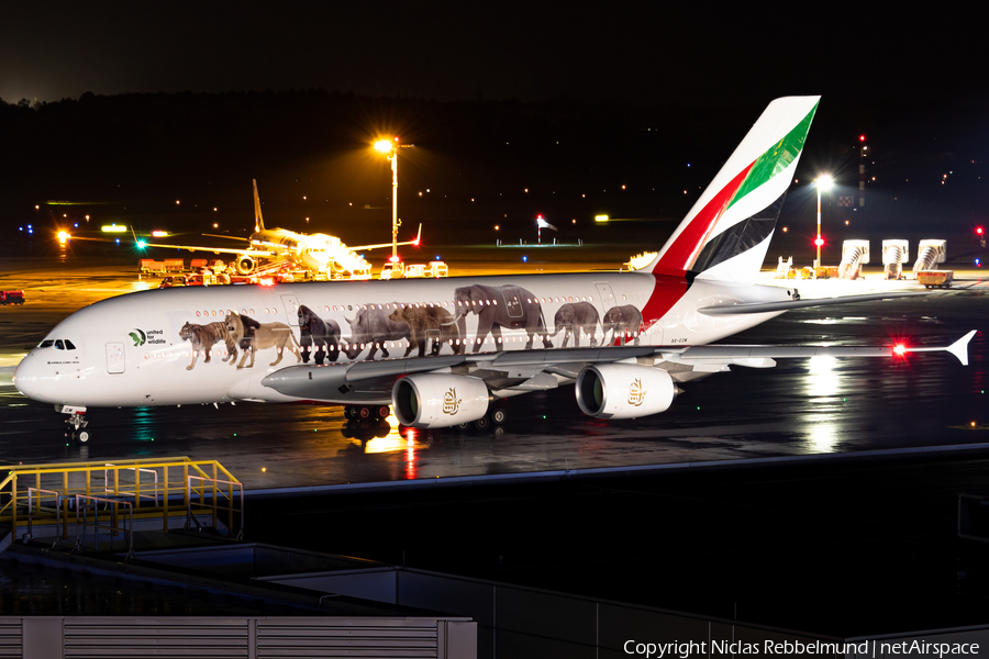 Emirates Airbus A380-861 (A6-EOM) | Photo 424581