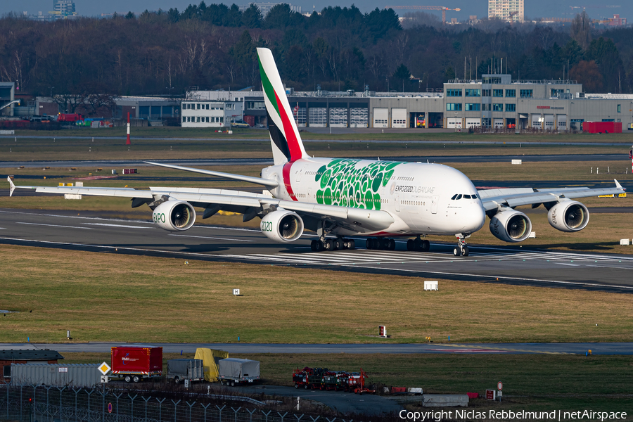 Emirates Airbus A380-861 (A6-EON) | Photo 489034