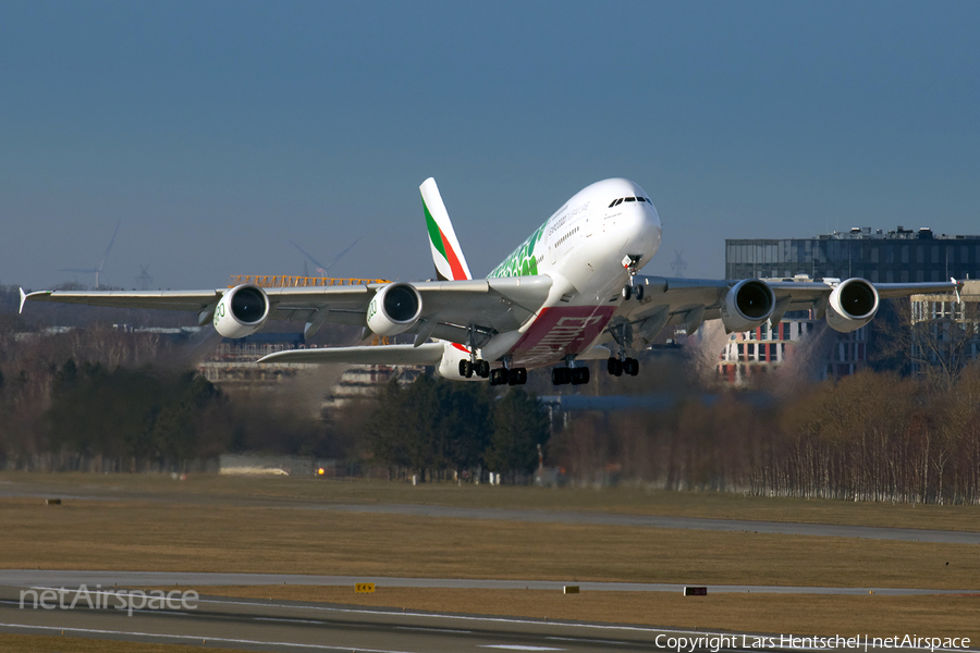Emirates Airbus A380-861 (A6-EON) | Photo 498622