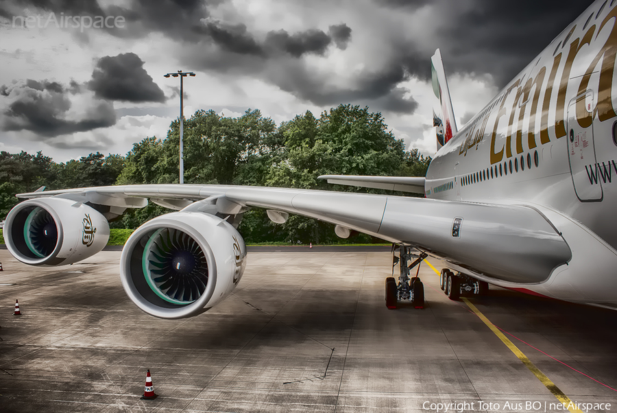 Emirates Airbus A380-861 (A6-EOO) | Photo 86601