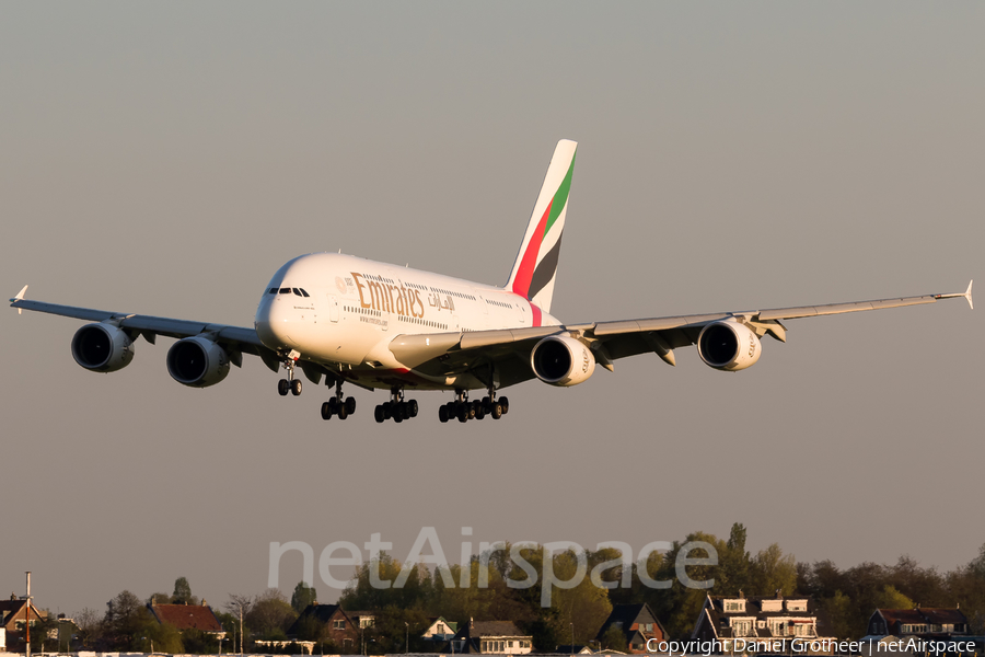 Emirates Airbus A380-861 (A6-EOR) | Photo 331391