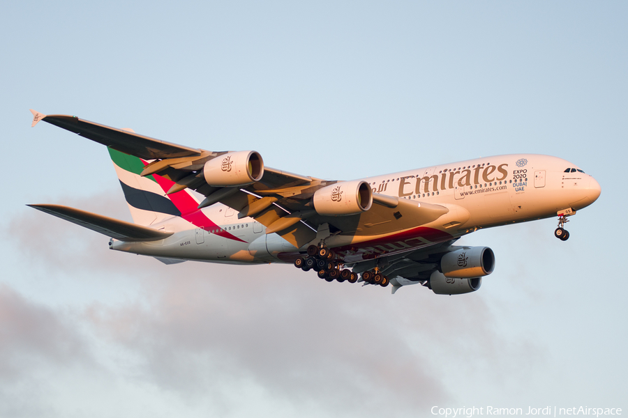 Emirates Airbus A380-861 (A6-EOS) | Photo 182652