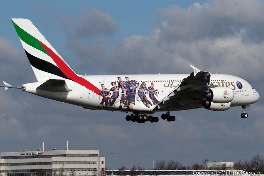 Emirates Airbus A380-861 (A6-EOT) | Photo 530032