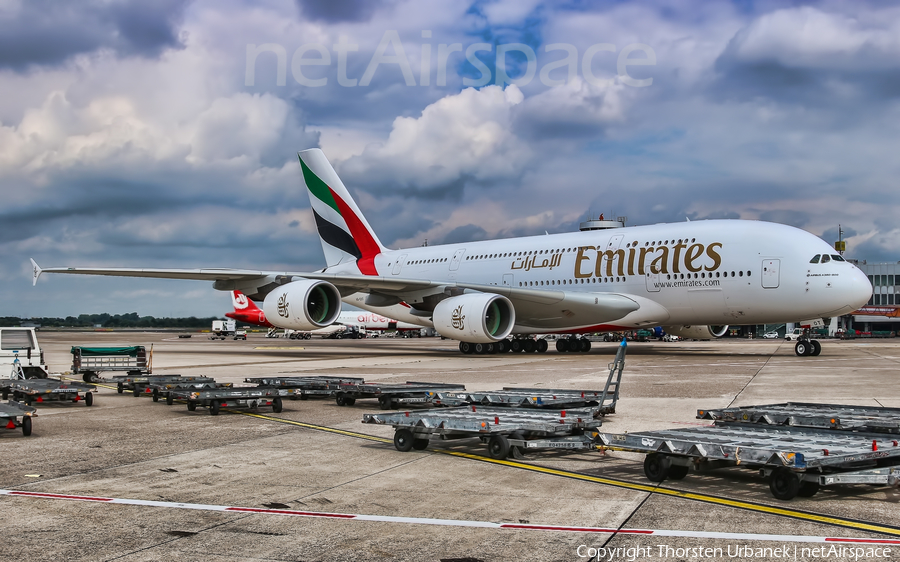 Emirates Airbus A380-861 (A6-EOT) | Photo 193052