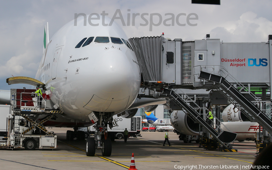 Emirates Airbus A380-861 (A6-EOT) | Photo 193054