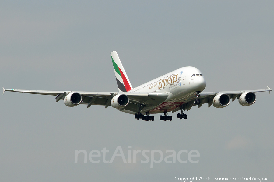 Emirates Airbus A380-861 (A6-EOU) | Photo 115068