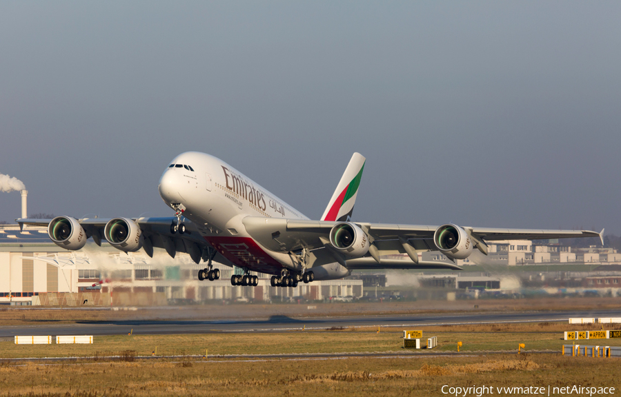 Emirates Airbus A380-861 (A6-EOU) | Photo 112876