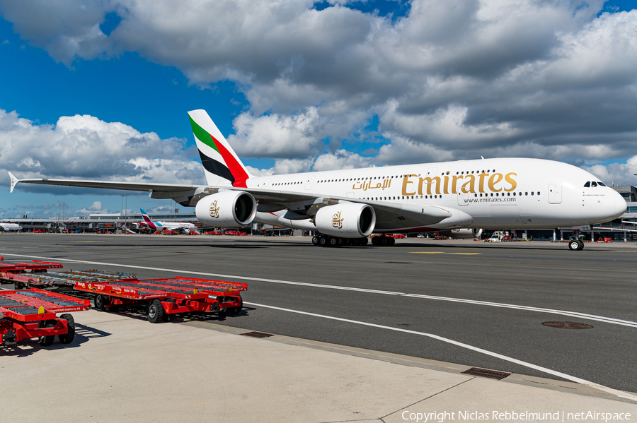 Emirates Airbus A380-861 (A6-EOV) | Photo 516878