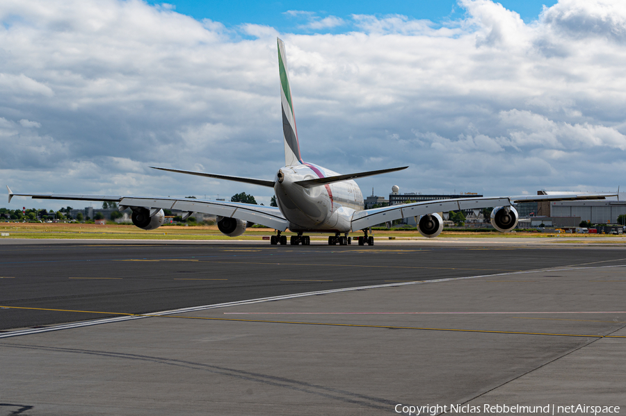 Emirates Airbus A380-861 (A6-EOV) | Photo 516881