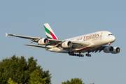 Emirates Airbus A380-861 (A6-EOZ) at  Barcelona - El Prat, Spain