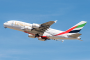 Emirates Airbus A380-861 (A6-EOZ) at  Madrid - Barajas, Spain