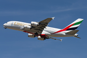 Emirates Airbus A380-861 (A6-EOZ) at  Madrid - Barajas, Spain