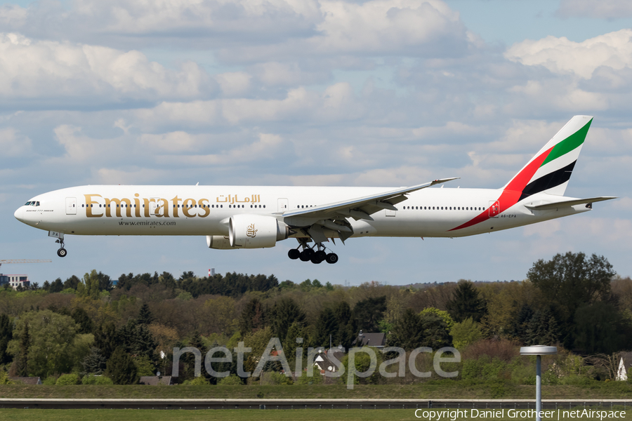 Emirates Boeing 777-31H(ER) (A6-EPA) | Photo 165371