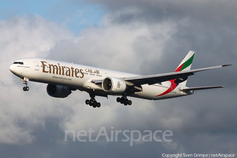 Emirates Boeing 777-31H(ER) (A6-EPA) | Photo 168668