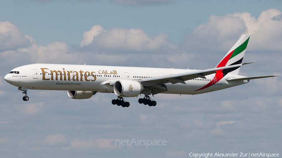 Emirates Boeing 777-31H(ER) (A6-EPA) | Photo 388877