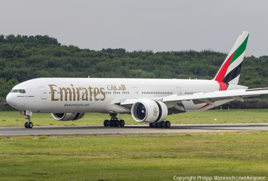 Emirates Boeing 777-31H(ER) (A6-EPB) | Photo 87886