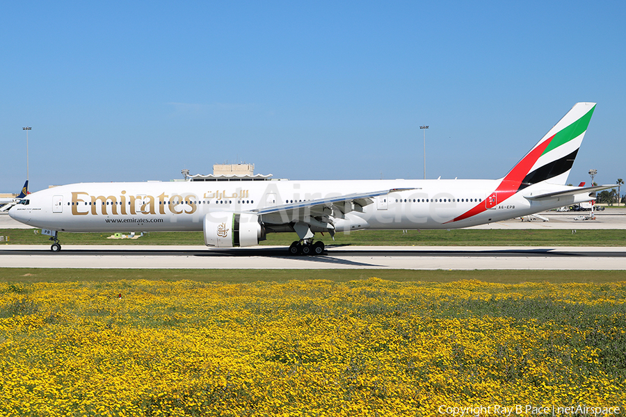 Emirates Boeing 777-31H(ER) (A6-EPB) | Photo 151318
