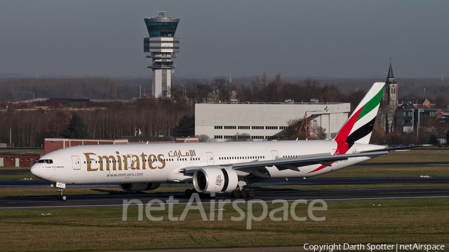 Emirates Boeing 777-31H(ER) (A6-EPC) | Photo 233661