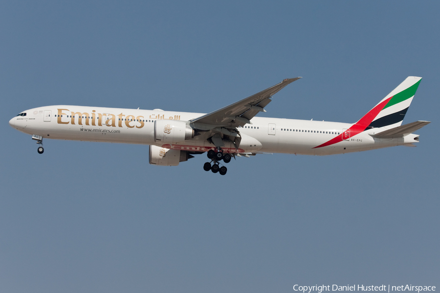 Emirates Boeing 777-31H(ER) (A6-EPC) | Photo 416055