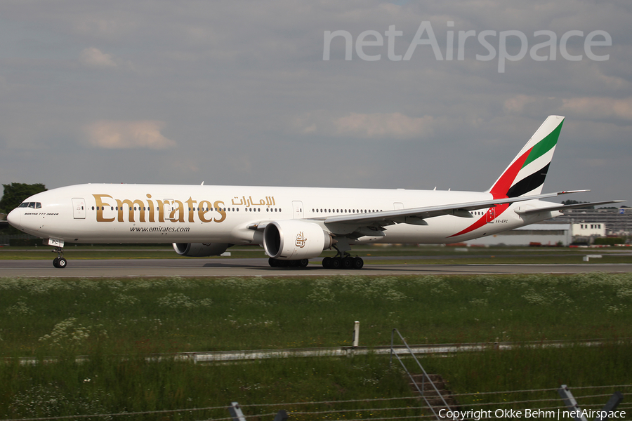 Emirates Boeing 777-31H(ER) (A6-EPC) | Photo 164566