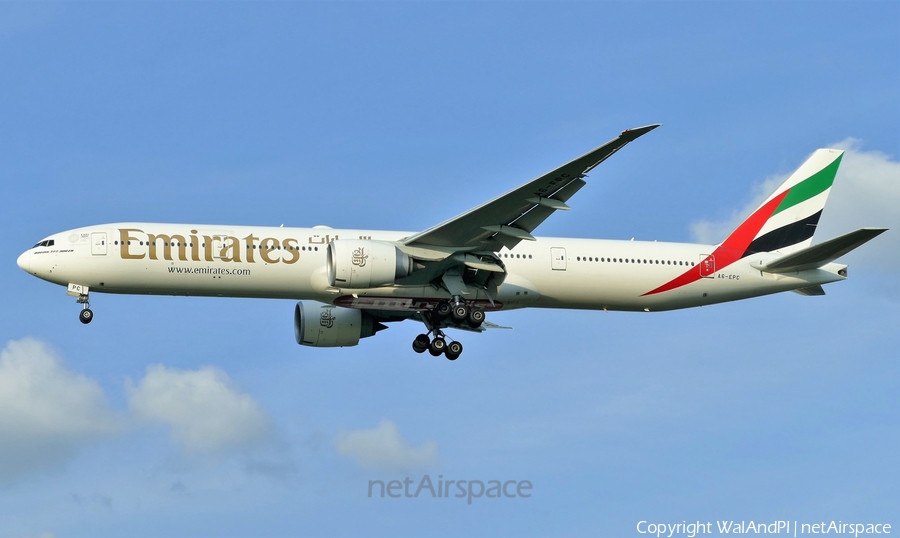 Emirates Boeing 777-31H(ER) (A6-EPC) | Photo 449646